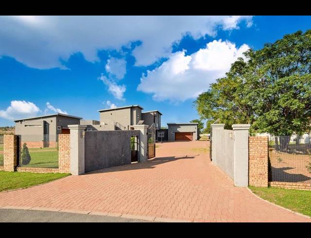 6 BEDROOM HOUSE FOR SALE IN BULTFONTEIN